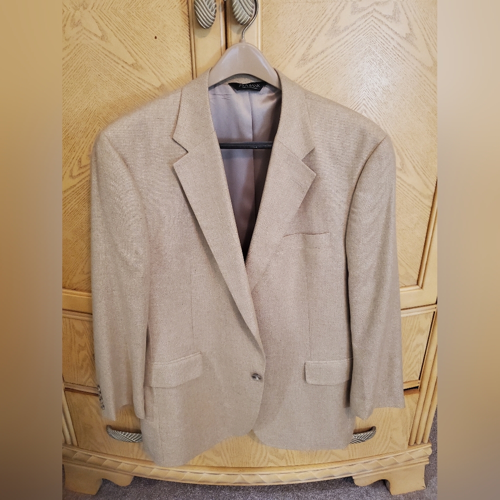 Jos. A. Bank Tan Sport Coat Classic Cut Size 44R Excellent Condition